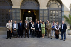 El Consejo Navarro del Euskera, esta ma&#241;ana, en el patio del Palacio de Navarra.