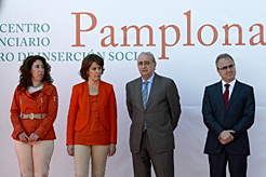 La Presidenta Barcina, con el ministro del Interior y la delegada del Gobierno, entre otros. 