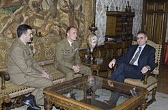 El Presidente Sanz con el Delegado de Defensa en Navarra