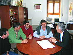 El consejero Palacios, con representantes municipales