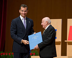 Faustino Menéndez Pidal recibe el Premio Príncipe de Viana de la Cultura.