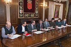 Firma de los convenios con los alcaldes de Aoiz, Bera, Goizueta, Leitza, Lesaka y Valcarlos