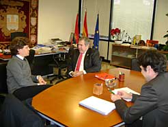 Reunión del consejero Roig con el presidente de la AJE