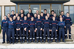 Grupo de 27 bomberos que ha completado el curso