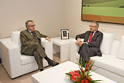 Encuentro entre el Presidente Sanz y el ministro Blanco