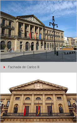 Arriba, fachada de Carlos III: Abajo, fachada de San Ignacio